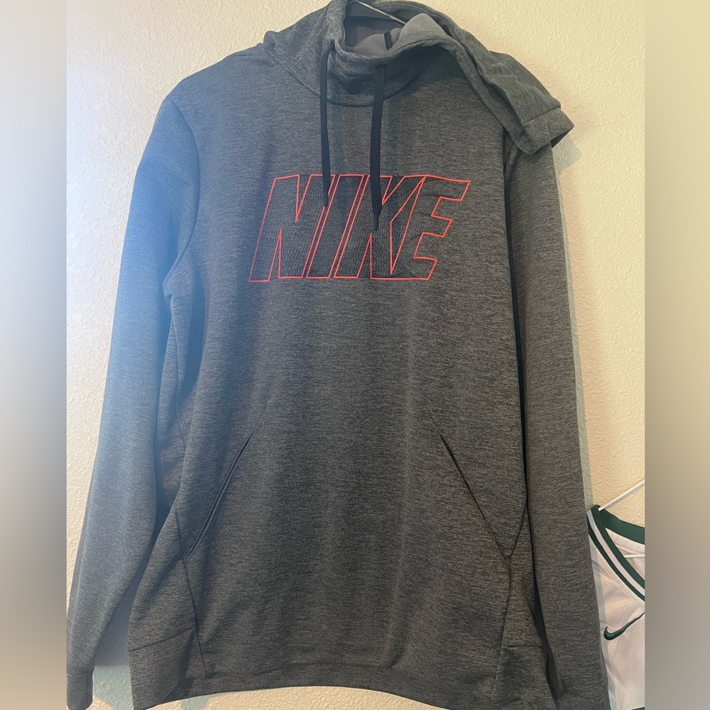 nike dri fit hoodie medium men’s